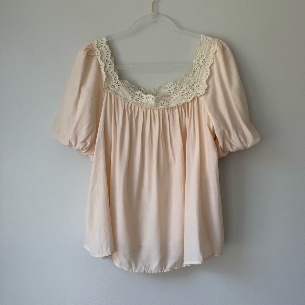 Cream‎ Smocked Puff Sleeve Blouse Sz L NWT